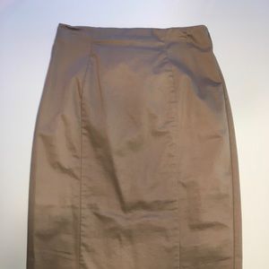 Pencil skirt with ruffle